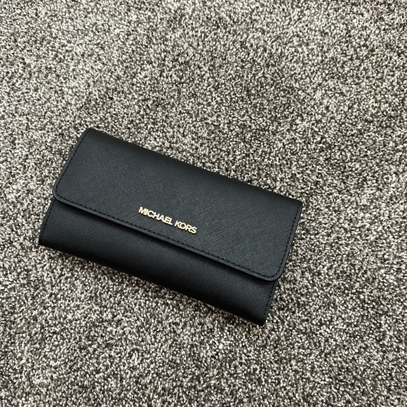 MICHAEL KORS JET SET LEATHER TRI FOLD WALLET - Picture 1 of 3